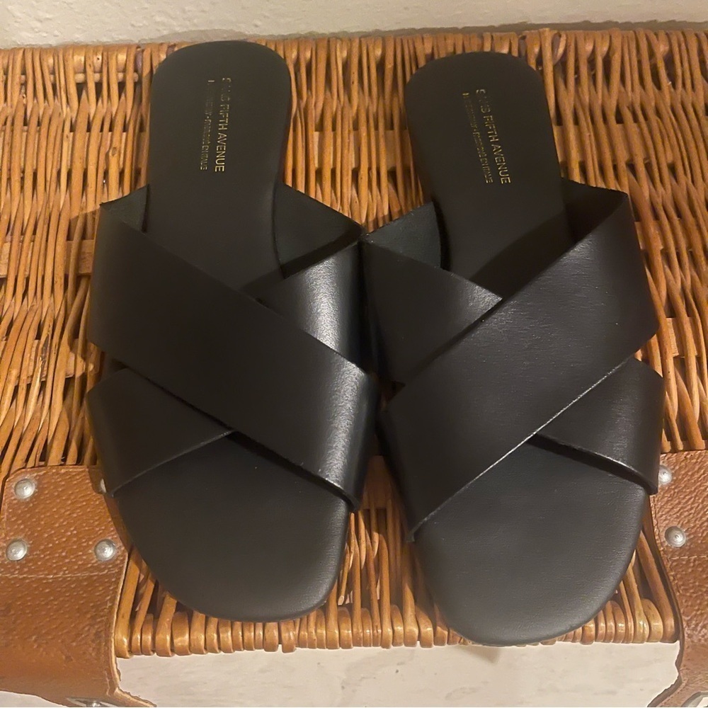 Saks Fifth Avenue Leather Criss Cross Sandals Women’s 7.5 Black Flat Minimalist
